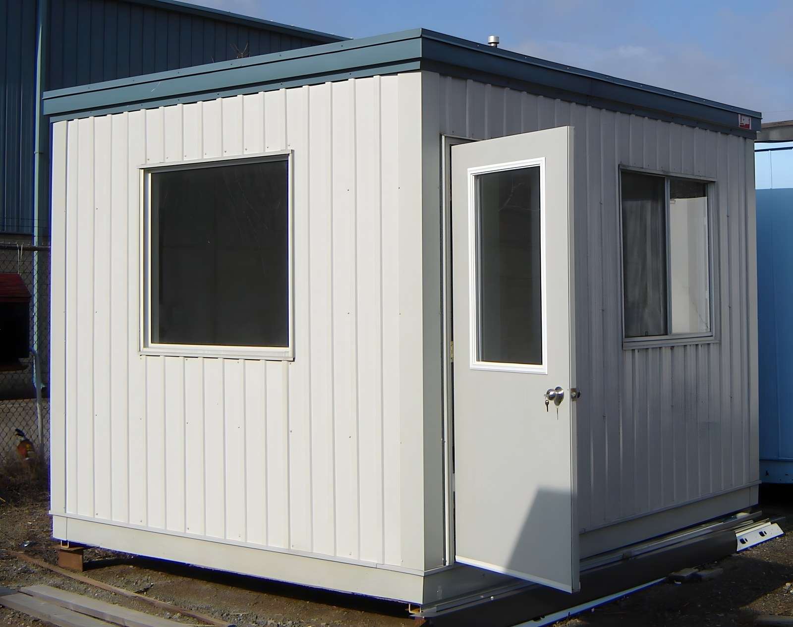 Arrow Scale custom scale house beside a truck scale